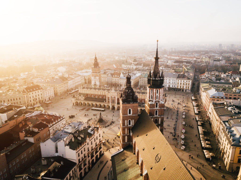 Kraków Bazylika Mariacka i Sukiennice Panorama z powietrza